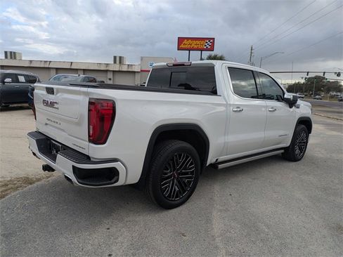 Used 2022 GMC Sierra 1500 Denali w/ Denali Premium Package image 3
