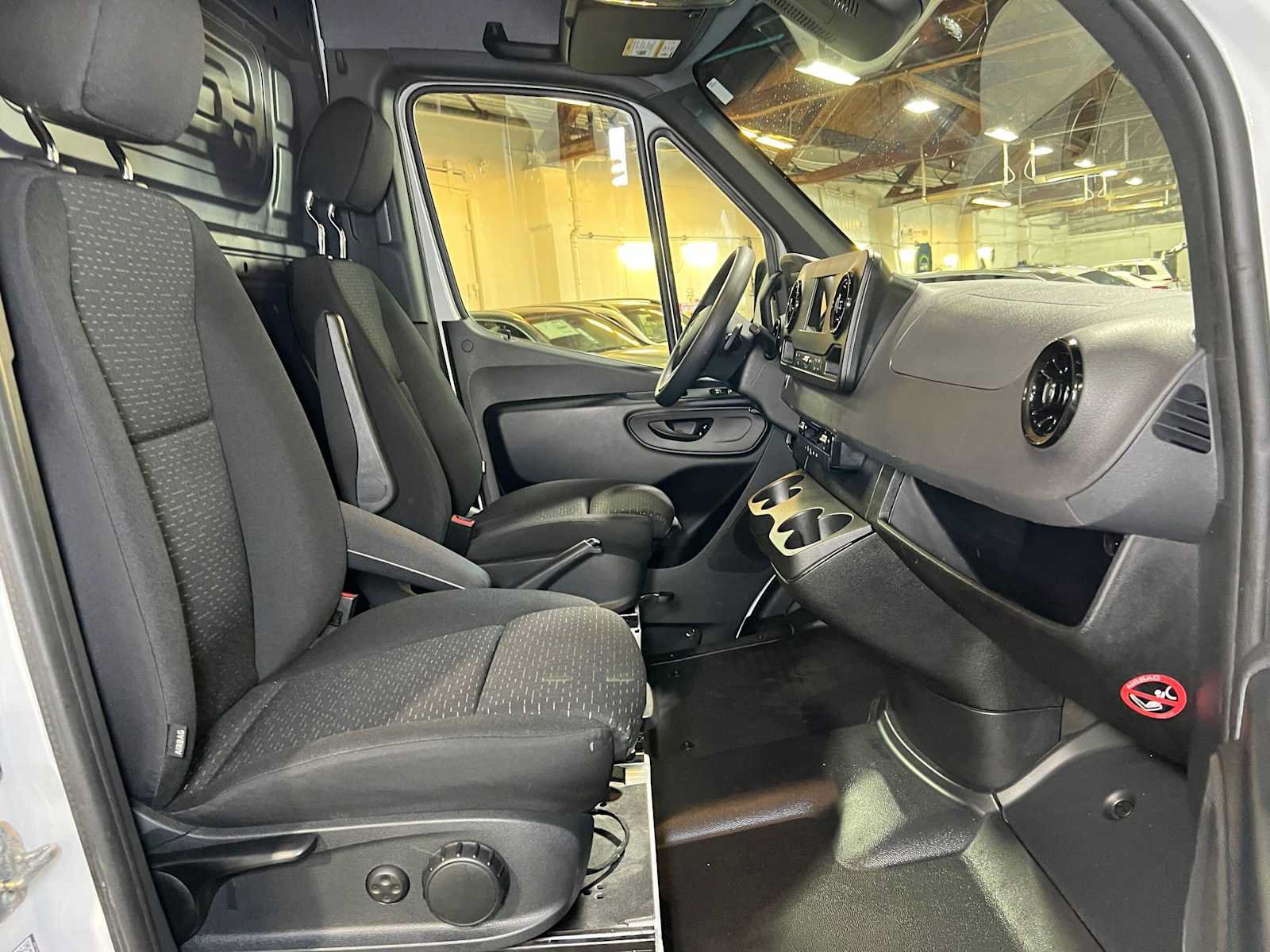 Used 2023 Mercedes-Benz Sprinter 2500 image 12