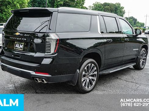 Used 2026 Chevrolet Suburban High Country w/ Sun And Tow Package AWD/4WD image 5