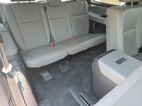 Used 2018 Toyota Sequoia Platinum AWD/4WD image 19