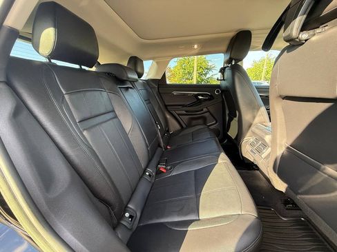Used 2023 Land Rover Range Rover Evoque SE AWD/4WD image 9