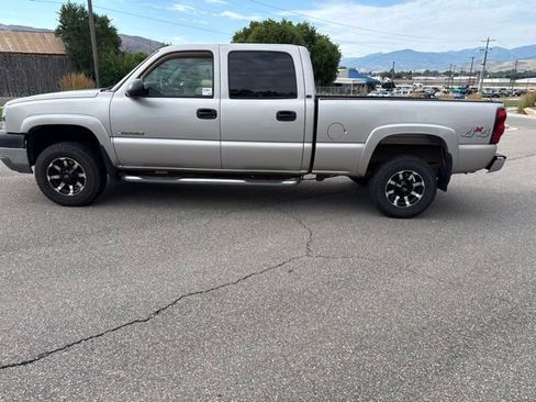Used 2004 Chevrolet Silverado 2500 LS AWD/4WD image 3