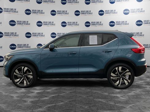Certified 2024 Volvo XC40 B5 Plus w/ Climate Package image 2