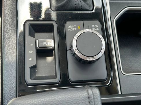Used 2022 Toyota Tundra SR5 AWD/4WD image 27