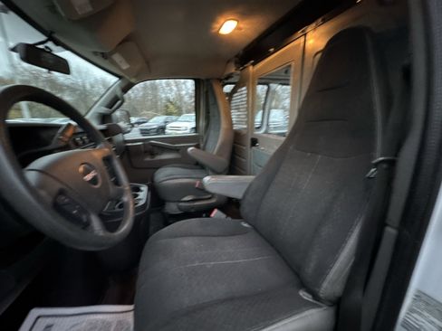Used 2021 GMC Savana 2500 w/ Driver Convenience Package image 19