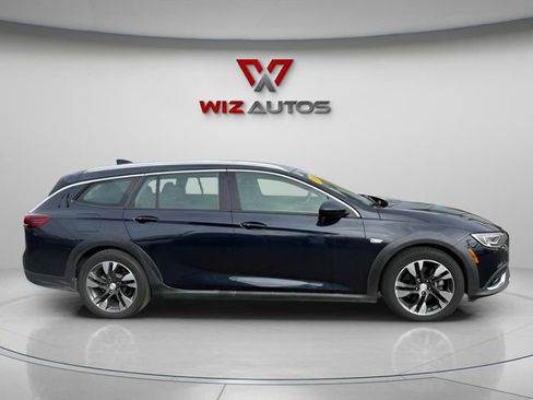 Used 2018 Buick Regal Essence w/ Driver Confidence Package #1 image 4