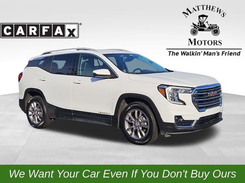 Used 2024 GMC Terrain SLT image 1