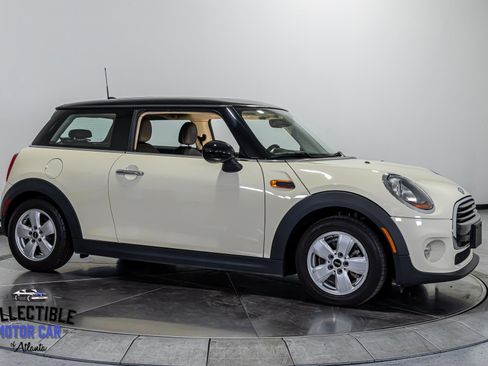 Used 2018 MINI Cooper 2-Door Hardtop image 20