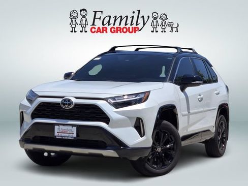Used 2025 Toyota RAV4 XSE AWD/4WD image 1