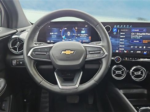 Used 2024 Chevrolet Blazer EV LT image 11