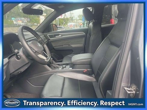 Used 2022 Volkswagen Atlas Cross Sport SE image 15