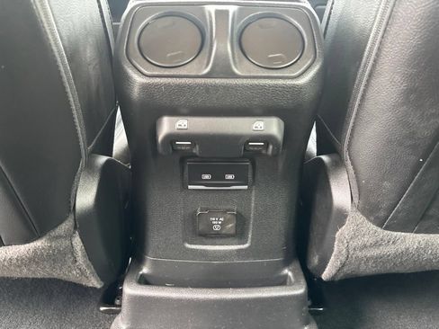 Used 2023 Jeep Wrangler Unlimited Sahara w/ Cold Weather Group AWD/4WD image 31