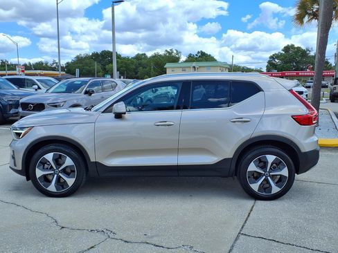 Certified 2023 Volvo XC40 B5 Plus w/ Driver Assist Package AWD/4WD image 5