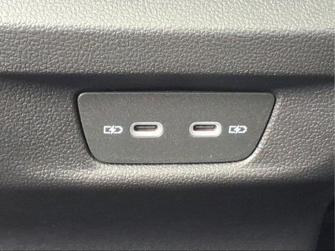 New 2026 Volkswagen Tiguan SE image 14