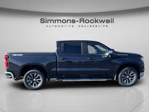 Used 2024 Chevrolet Silverado 1500 LT image 8