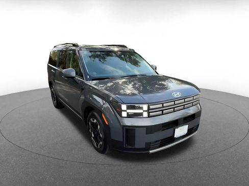 Used 2025 Hyundai Santa Fe SEL image 3