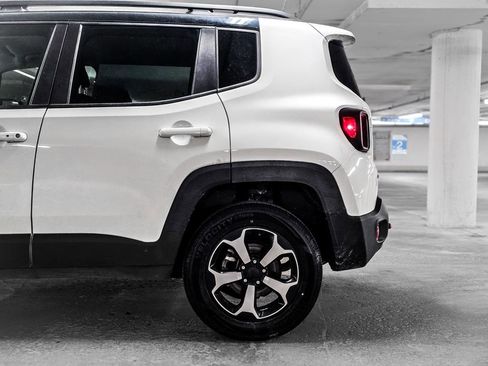 Used 2022 Jeep Renegade Trailhawk w/ Trailer Tow Group AWD/4WD image 16
