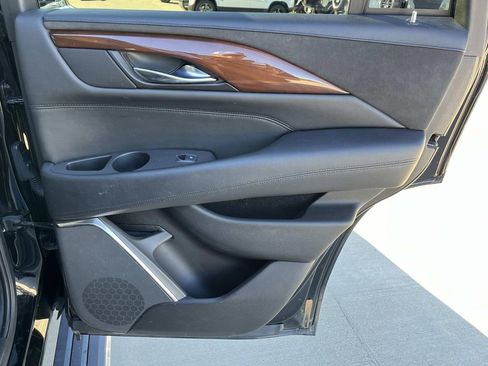 Used 2016 Cadillac Escalade Premium image 22