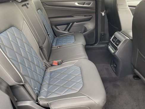 New 2026 Volkswagen Atlas Cross Sport SEL Premium R-Line AWD/4WD image 9