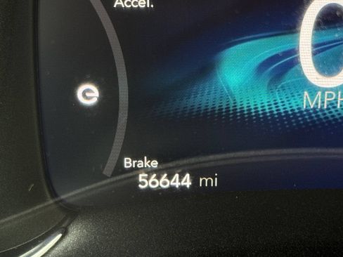 Used 2023 Chrysler Pacifica Touring-L FWD image 27