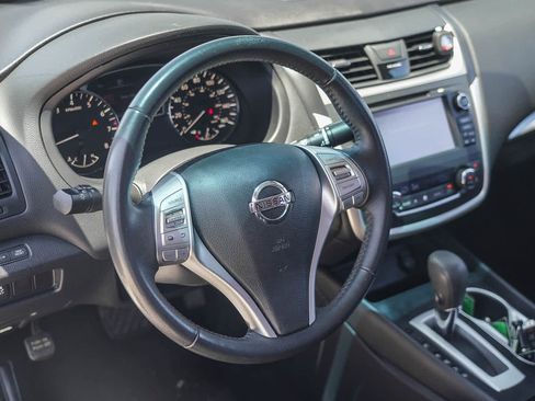 Used 2016 Nissan Altima 2.5 SV w/ Convenience Package FWD image 18