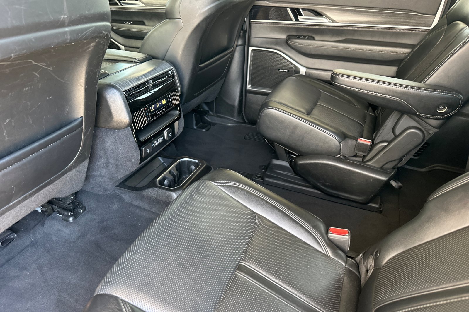 Used 2024 Jeep Wagoneer Series II AWD/4WD image 13