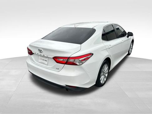 Used 2019 Toyota Camry LE image 5