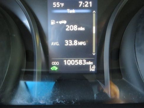 Used 2020 Toyota Camry LE image 37