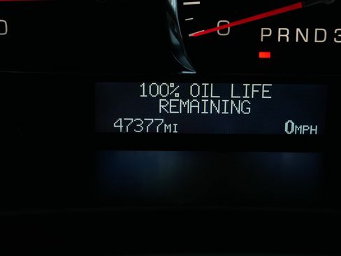 Used 2011 Cadillac DTS Premium image 28