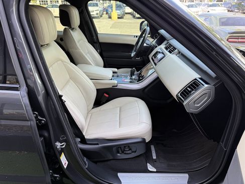 Used 2019 Land Rover Range Rover Sport HSE image 13