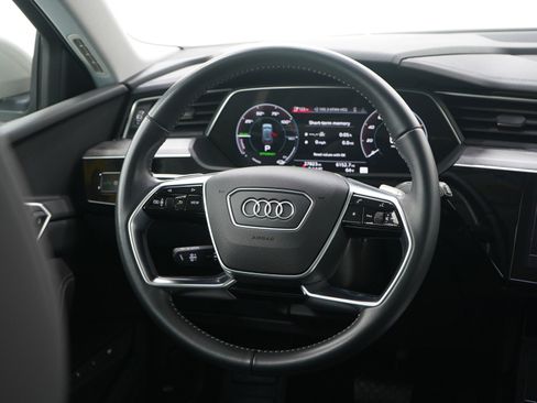 Used 2021 Audi e-tron Premium Plus w/ Premium Plus Package image 15