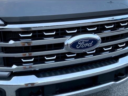 Used 2023 Ford F250 Lariat w/ Lariat Ultimate Package AWD/4WD image 28