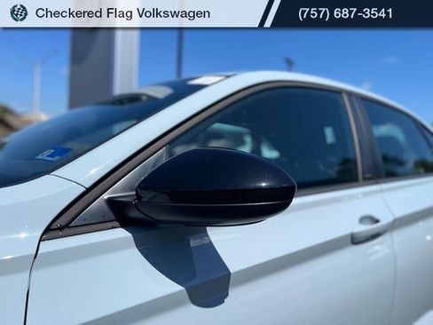 Used 2025 Volkswagen Jetta Sport image 2