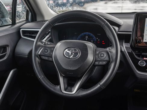 Used 2026 Toyota Corolla Cross LE w/ Moonroof Package FWD image 15