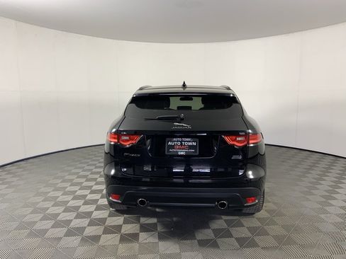 Used 2018 Jaguar F-PACE Premium image 8