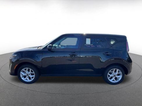 Used 2025 Kia Soul LX w/ LX Technology Package FWD image 4