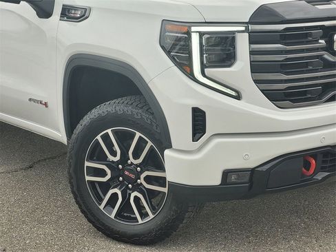 New 2026 GMC Sierra 1500 AT4 w/ Technology Package image 6