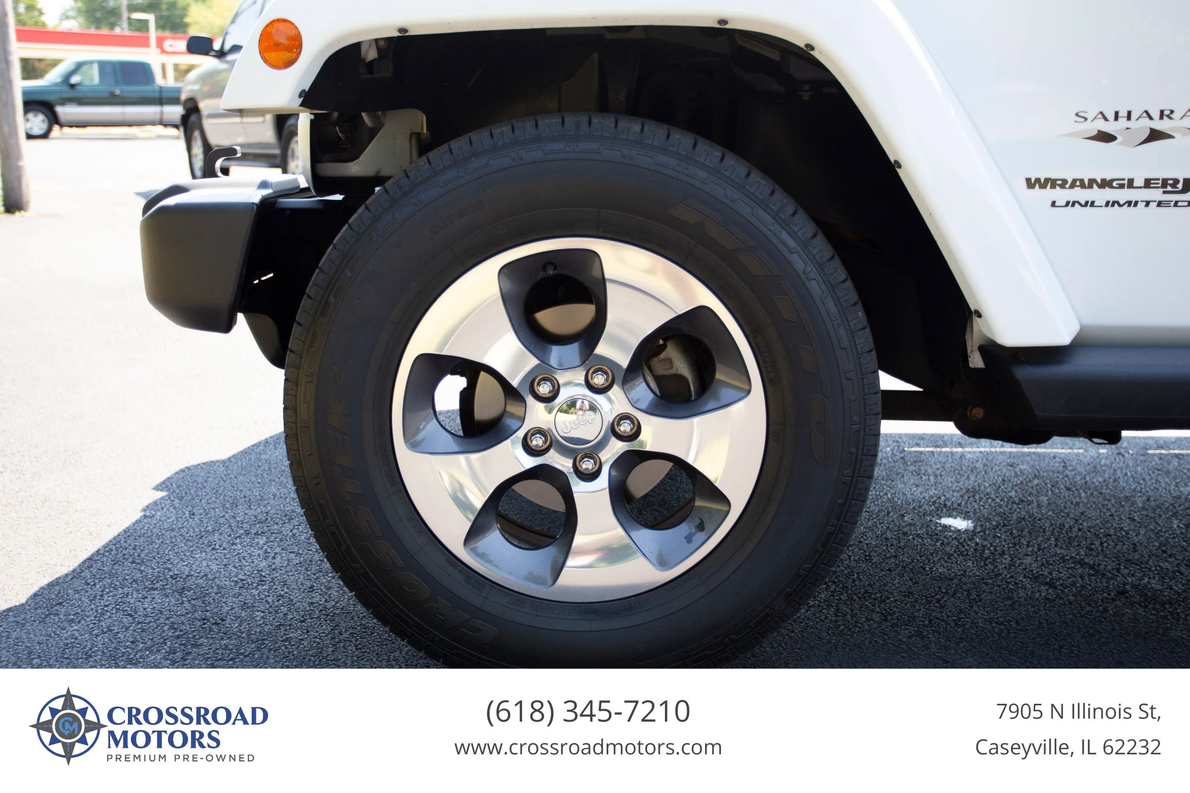 Used 2018 Jeep Wrangler Unlimited Sahara w/ Connectivity Group AWD/4WD image 11