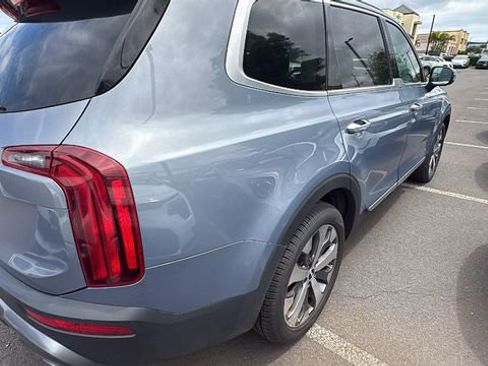 Used 2022 Kia Telluride S image 5