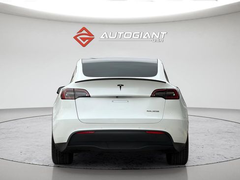 Used 2022 Tesla Model Y Performance image 10