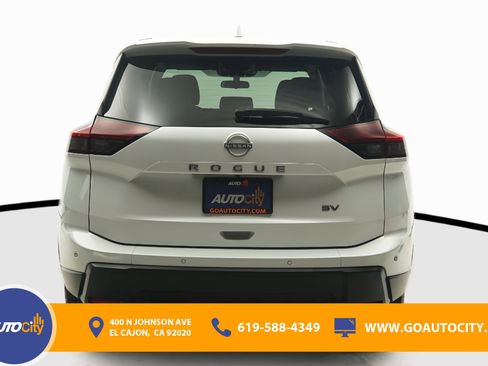 Used 2024 Nissan Rogue SV image 12