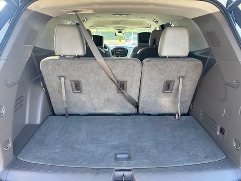 Used 2018 Chevrolet Traverse LT FWD image 10