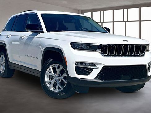 Used 2024 Jeep Grand Cherokee Limited AWD/4WD image 12