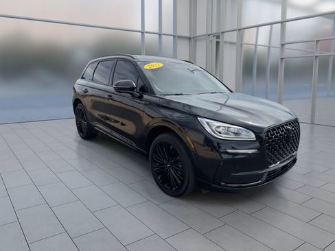 Used 2023 Lincoln Corsair Reserve w/ Equipment Group 201A AWD/4WD image 2