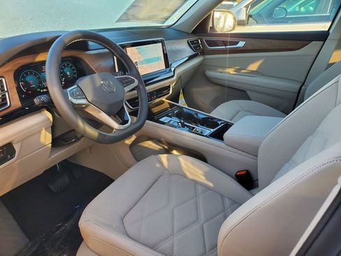 New 2026 Volkswagen Atlas SE FWD image 7
