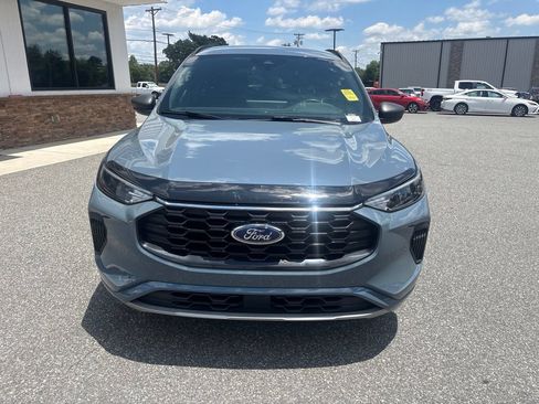 Used 2023 Ford Escape ST-Line w/ Tech Pack #1 FWD image 11