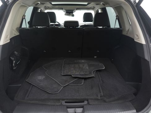 Used 2023 Nissan Rogue SV w/ SV Premium Package image 9