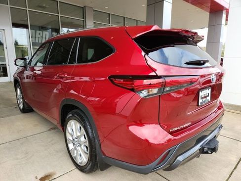 Used 2022 Toyota Highlander Limited AWD/4WD image 9