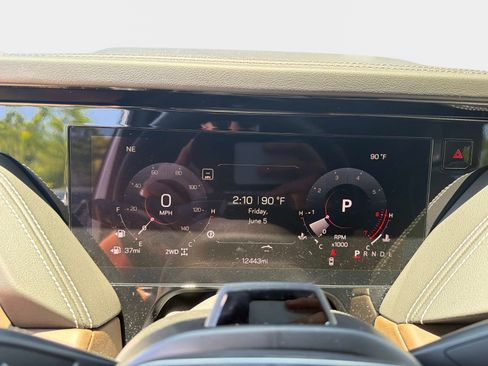 Used 2025 GMC Yukon Denali Ultimate AWD/4WD image 28