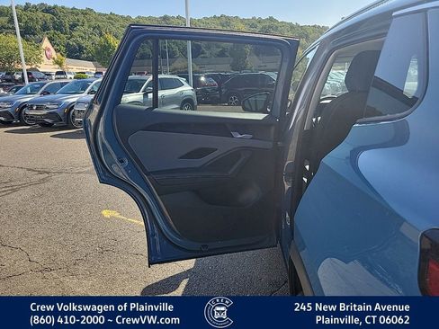 New 2025 Volkswagen Tiguan SE image 32